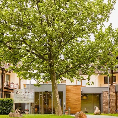 - Restaurant Bastenhaus 4*