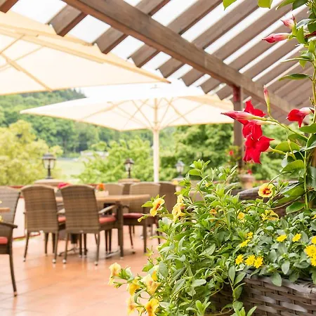 - Restaurant Bastenhaus Otel 4*