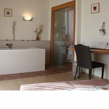 - Restaurant Bastenhaus 4* Dannenfels