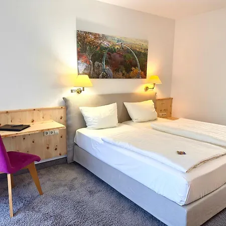 - Restaurant Bastenhaus 4*