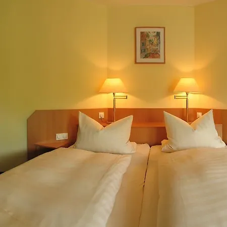 - Restaurant Bastenhaus ホテル 4*