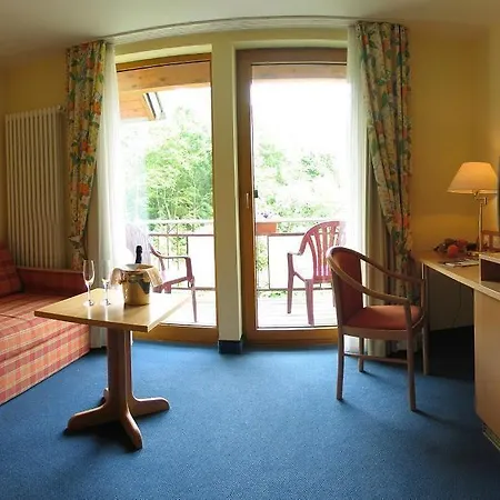 ホテル - Restaurant Bastenhaus 4*