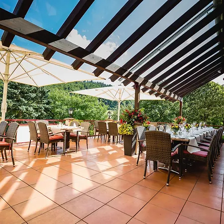 ホテル - Restaurant Bastenhaus 4*