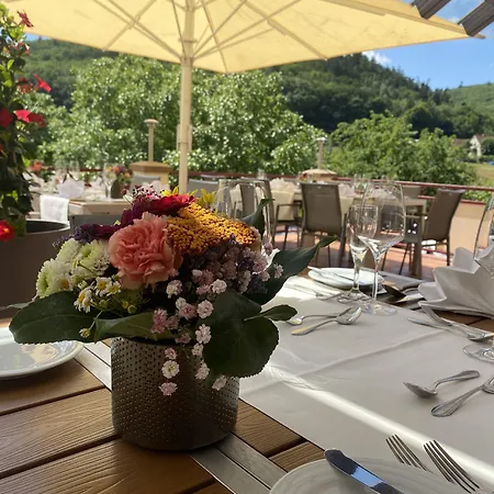 - Restaurant Bastenhaus ホテル