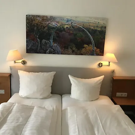 - Restaurant Bastenhaus Otel 4*