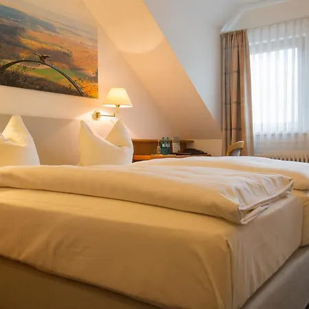 - Restaurant Bastenhaus 4*