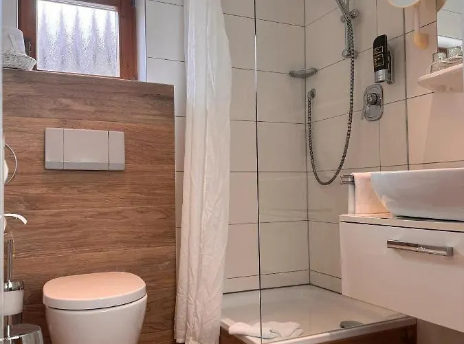 - Restaurant Bastenhaus 4* Dannenfels